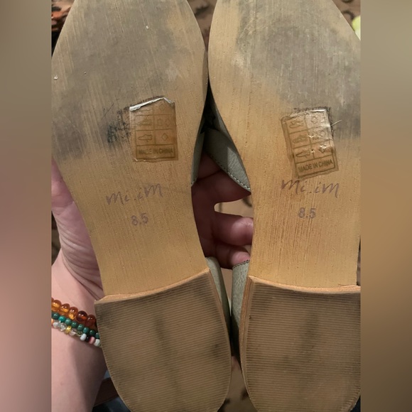 Light pastel green,  buckle around the ankle - Picture 2 of 2